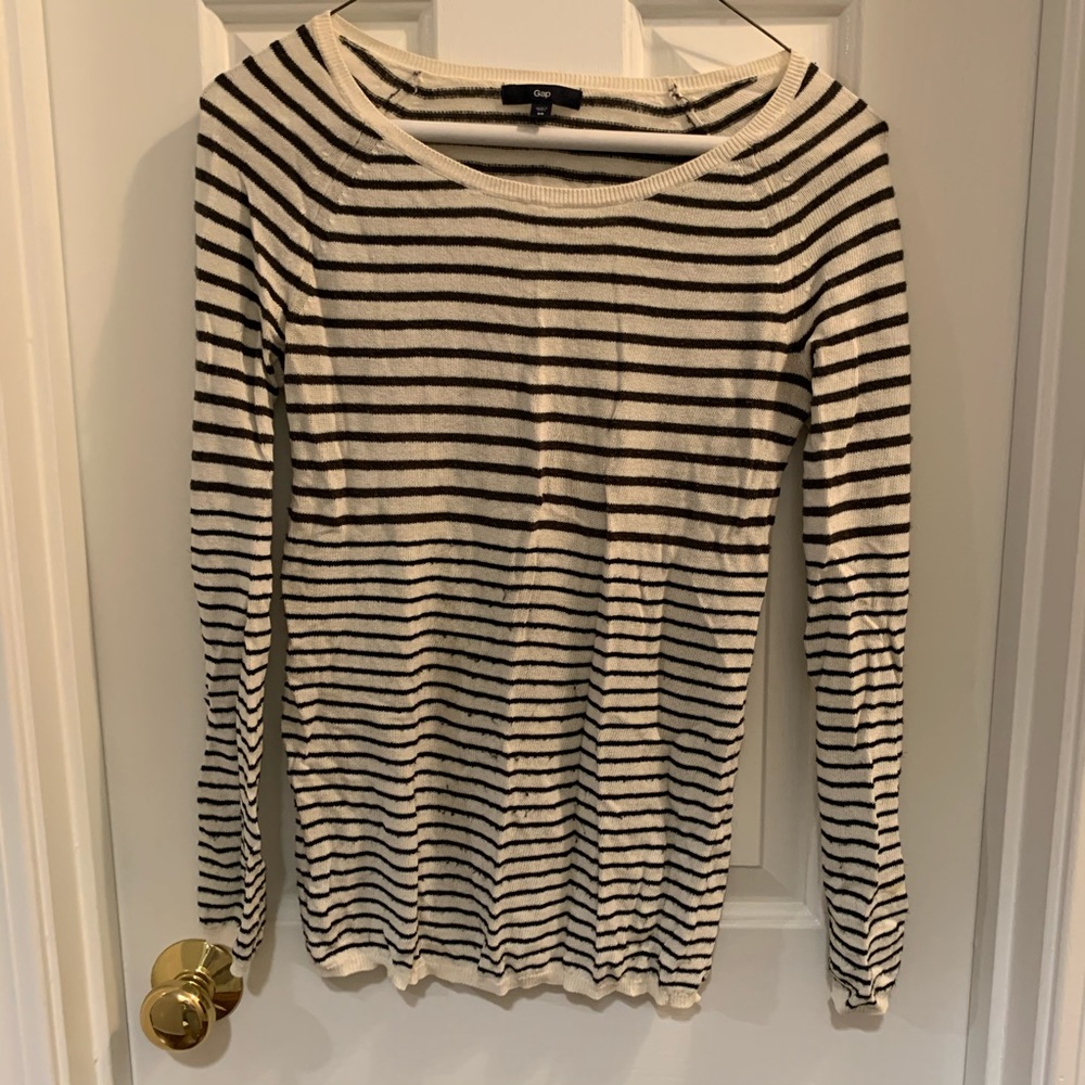 Long Sleeve Gap Shirt!